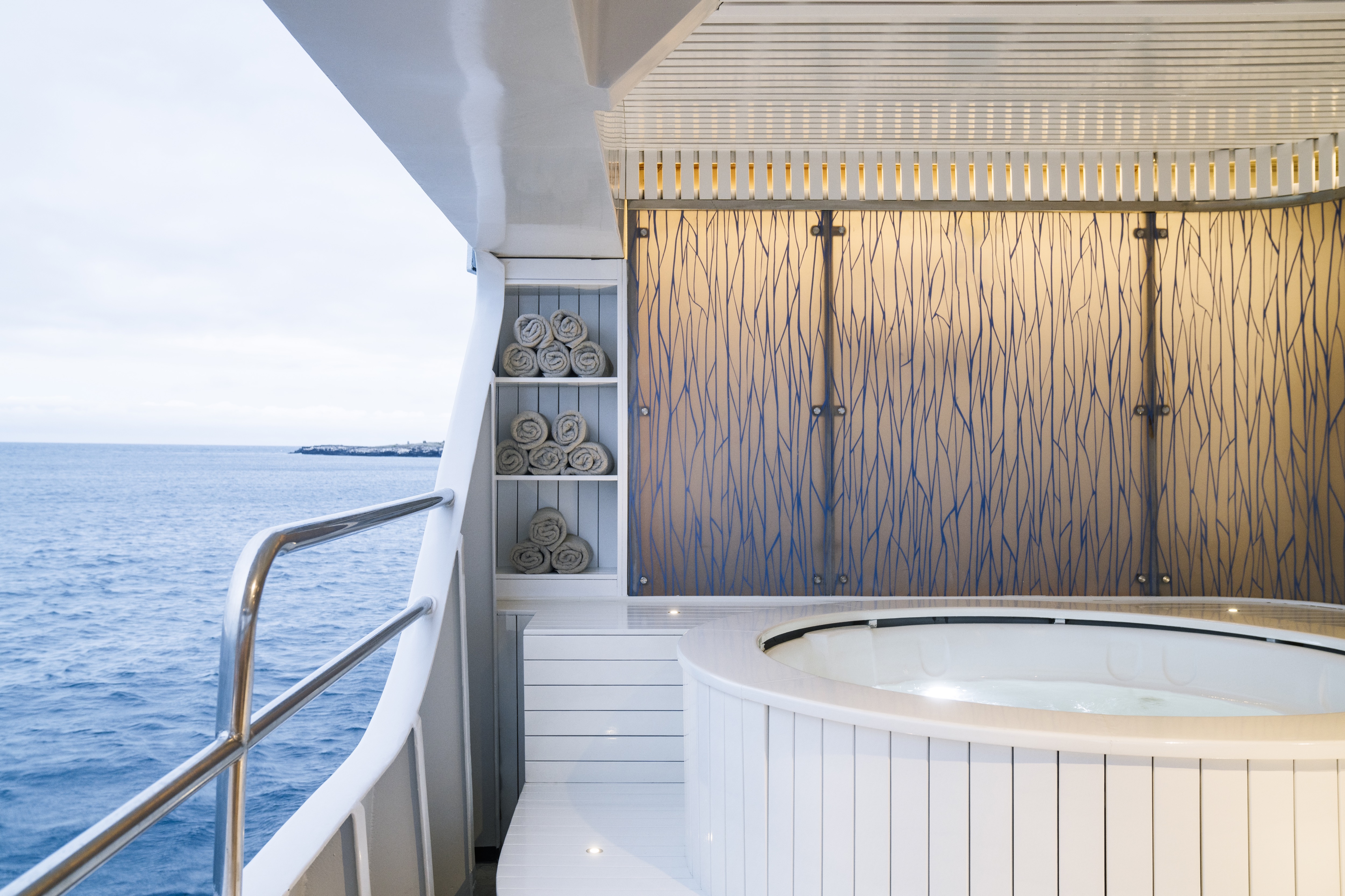 Santa Cruz II - Hot Tubs